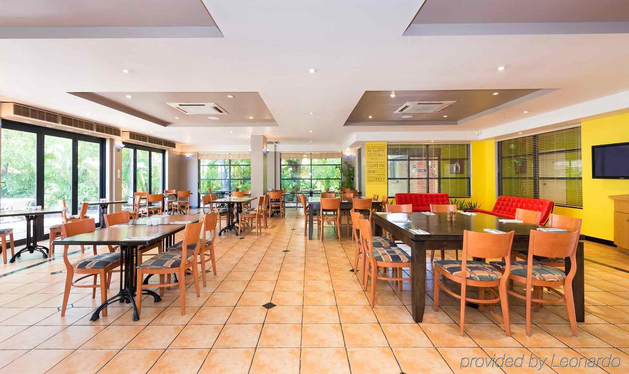 The Cambridge Kununurra Hotel Buitenkant foto